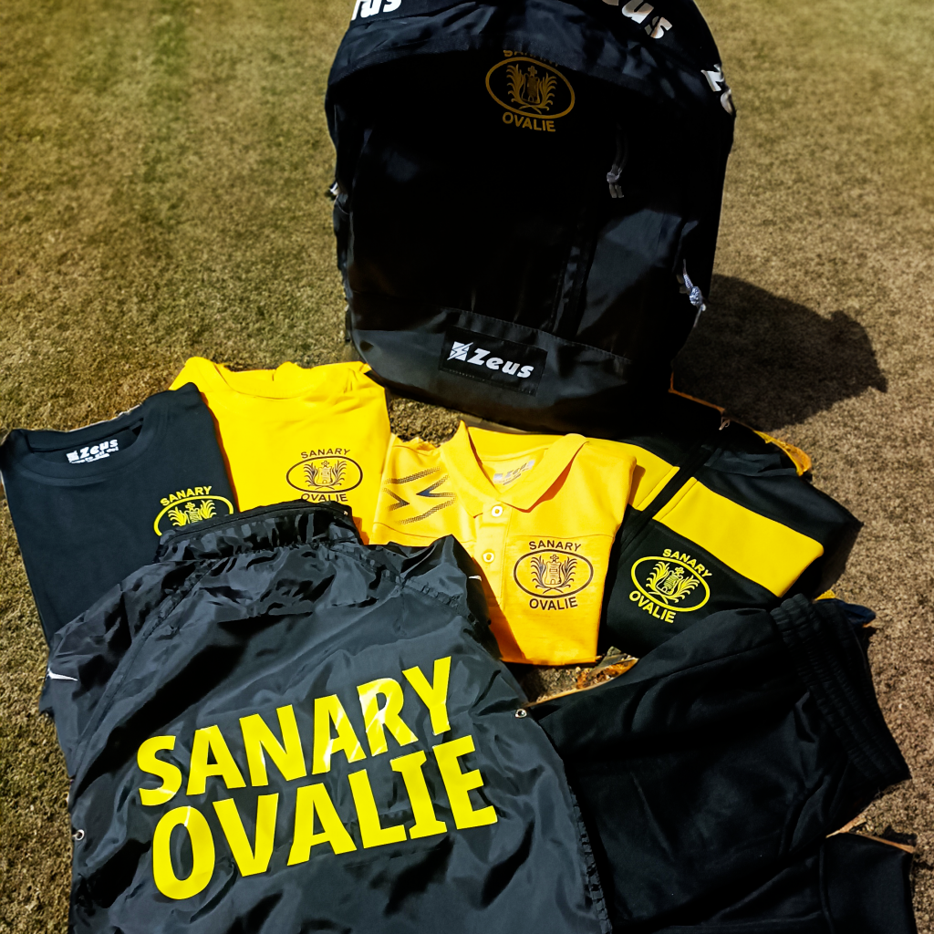 Flocage d'un ensemble de sport pour une équipe de rugby de Sanary dans le var personnalisation des t-shirt, survêtement, sweat, polo et sac à dos